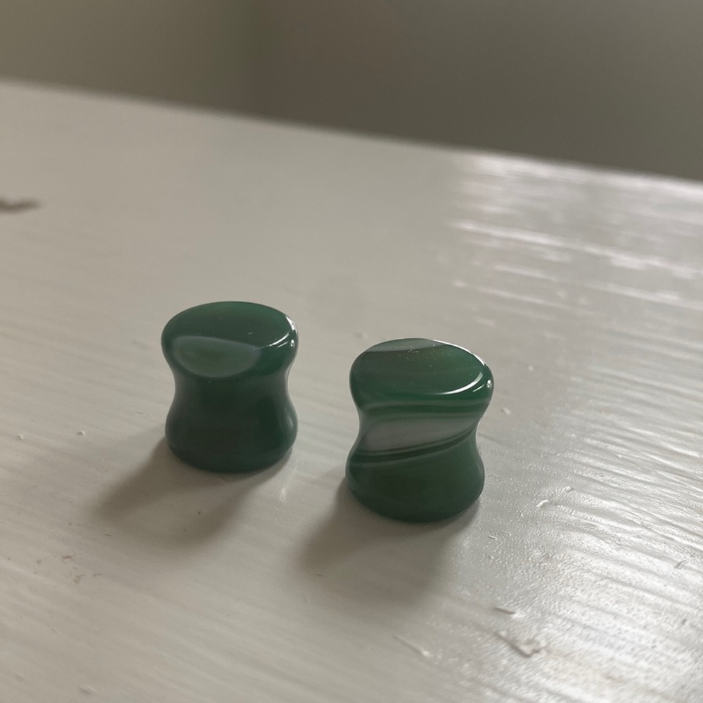 00g green aventurine stone plugs